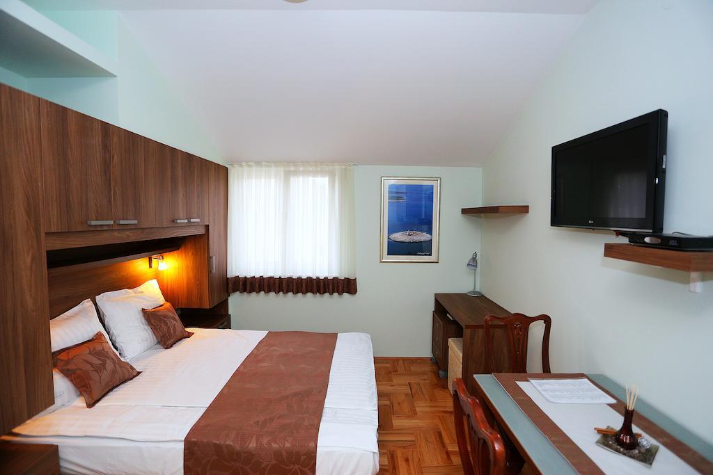 Apartments Ivana - Iva Zadar Buitenkant foto